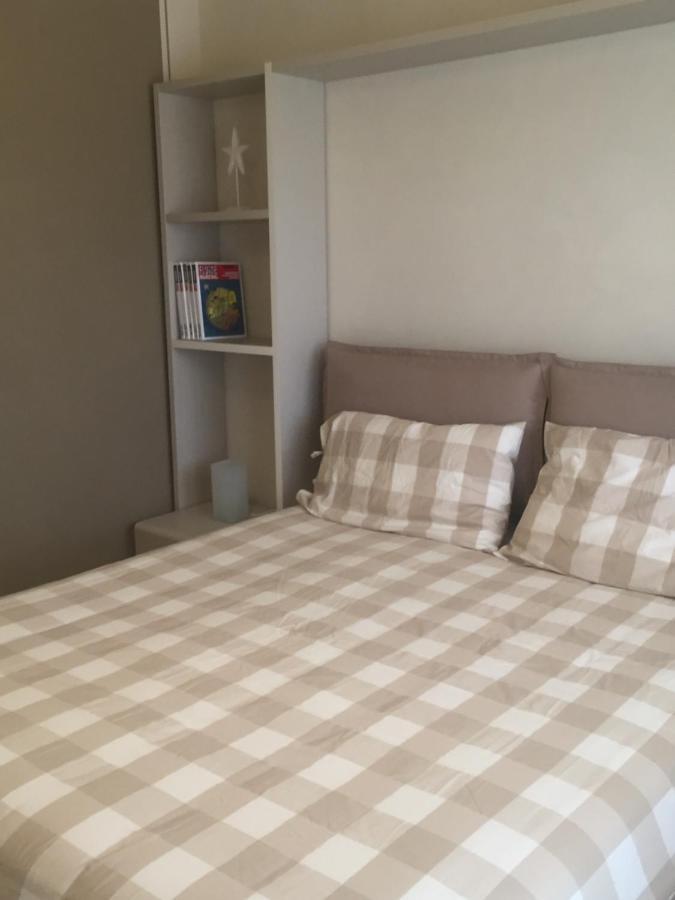 A Due Passi Dal Mare Apartment Vallecrosia Exterior photo