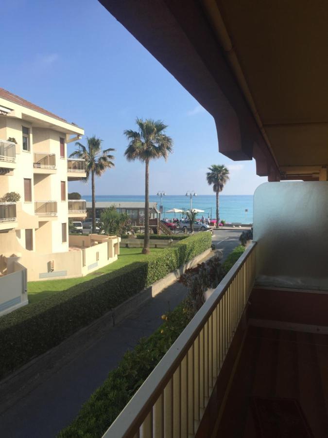 A Due Passi Dal Mare Apartment Vallecrosia Exterior photo